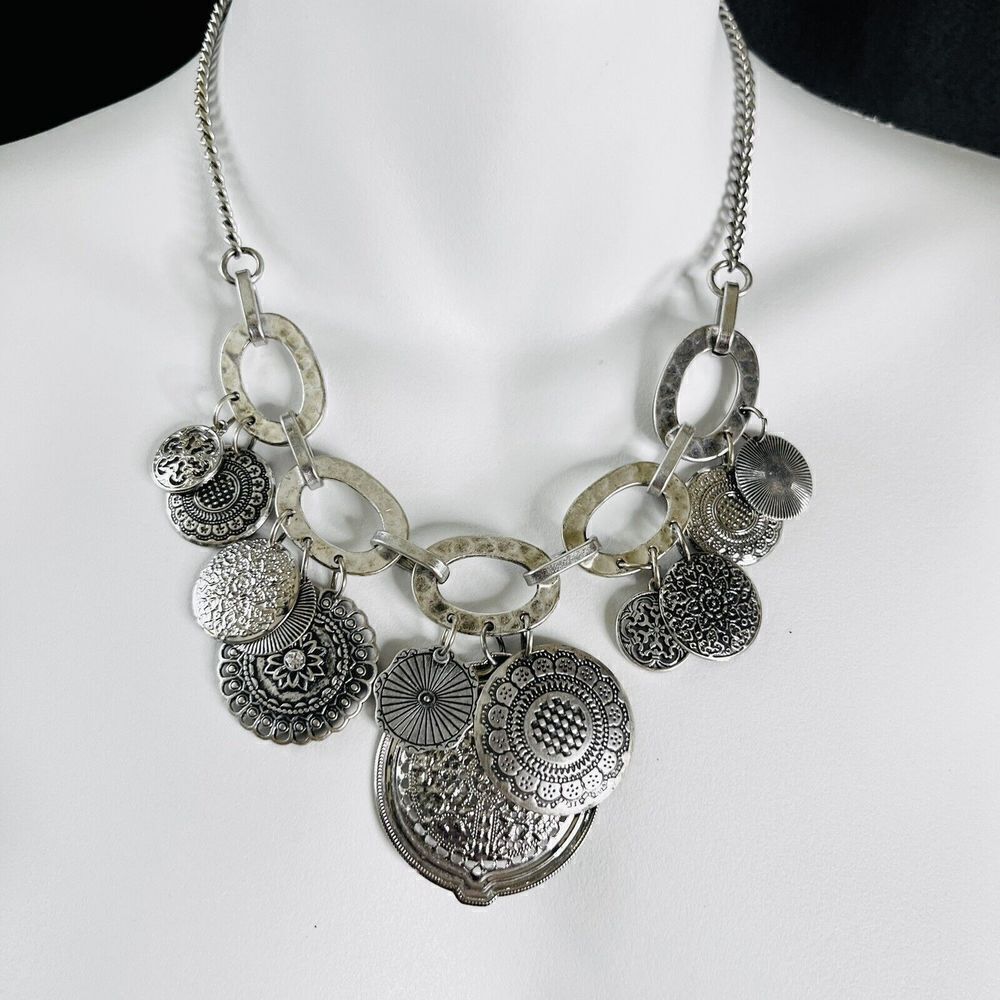 Metal Textured Charm Bib Dangl Necklace Silver Tone Chain Round Pendants 1505